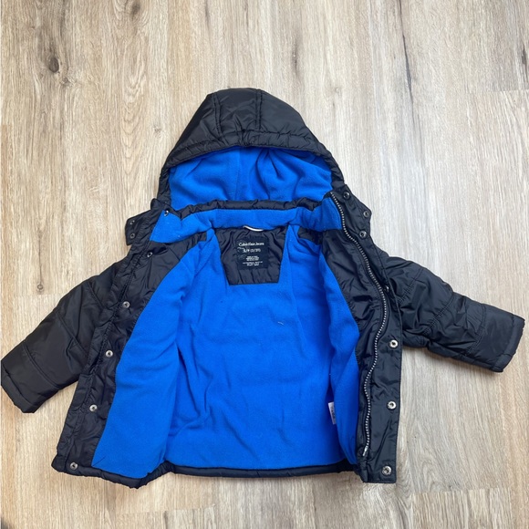 Calvin Klein Jeans Little kids black and blue puffer jacket with hood - Picture 2 of 9